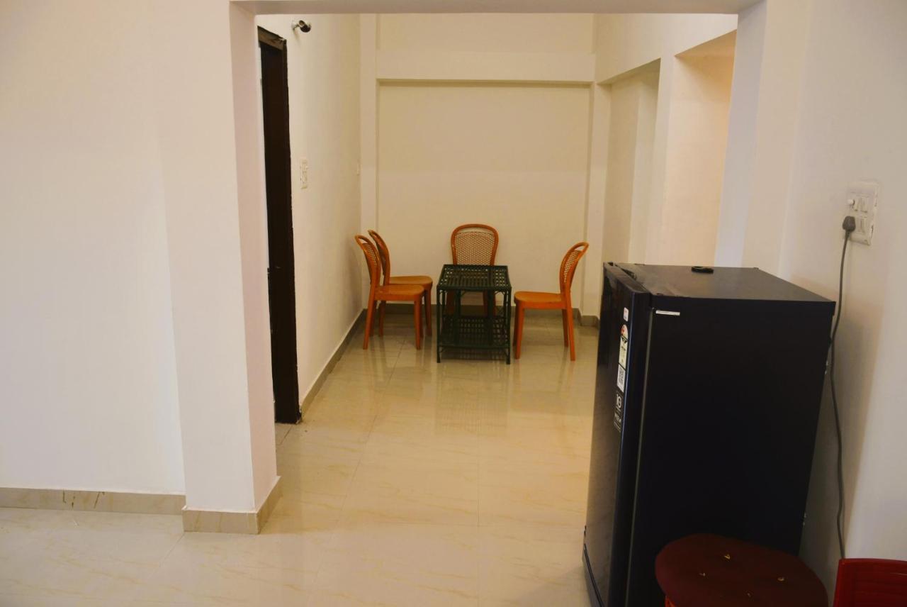 Blue Beds Homestay, Exotic 2Bhk Ac House ジャバルプル エクステリア 写真