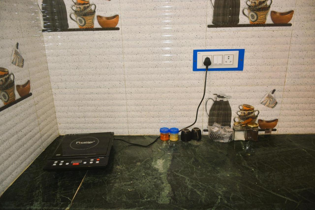 Blue Beds Homestay, Exotic 2Bhk Ac House ジャバルプル エクステリア 写真