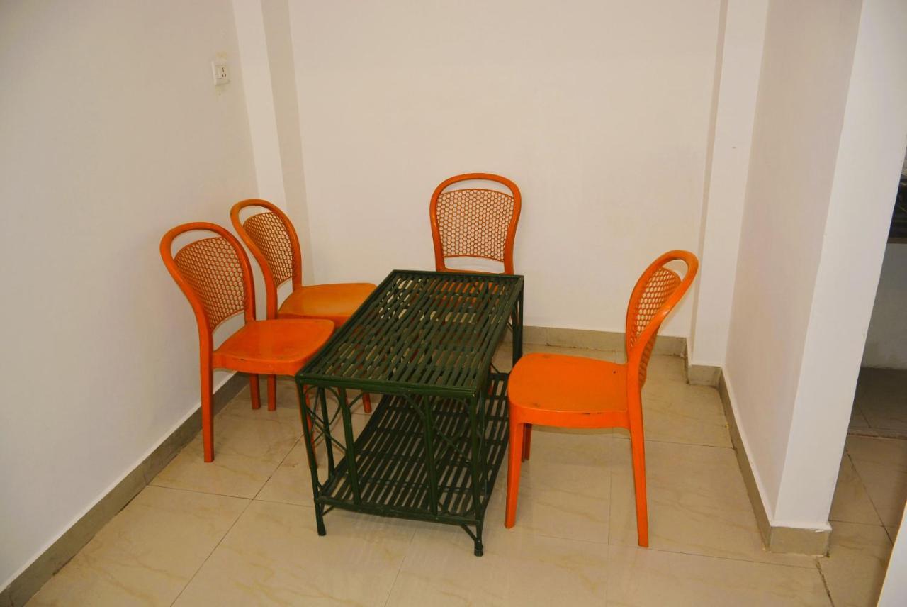 Blue Beds Homestay, Exotic 2Bhk Ac House ジャバルプル エクステリア 写真